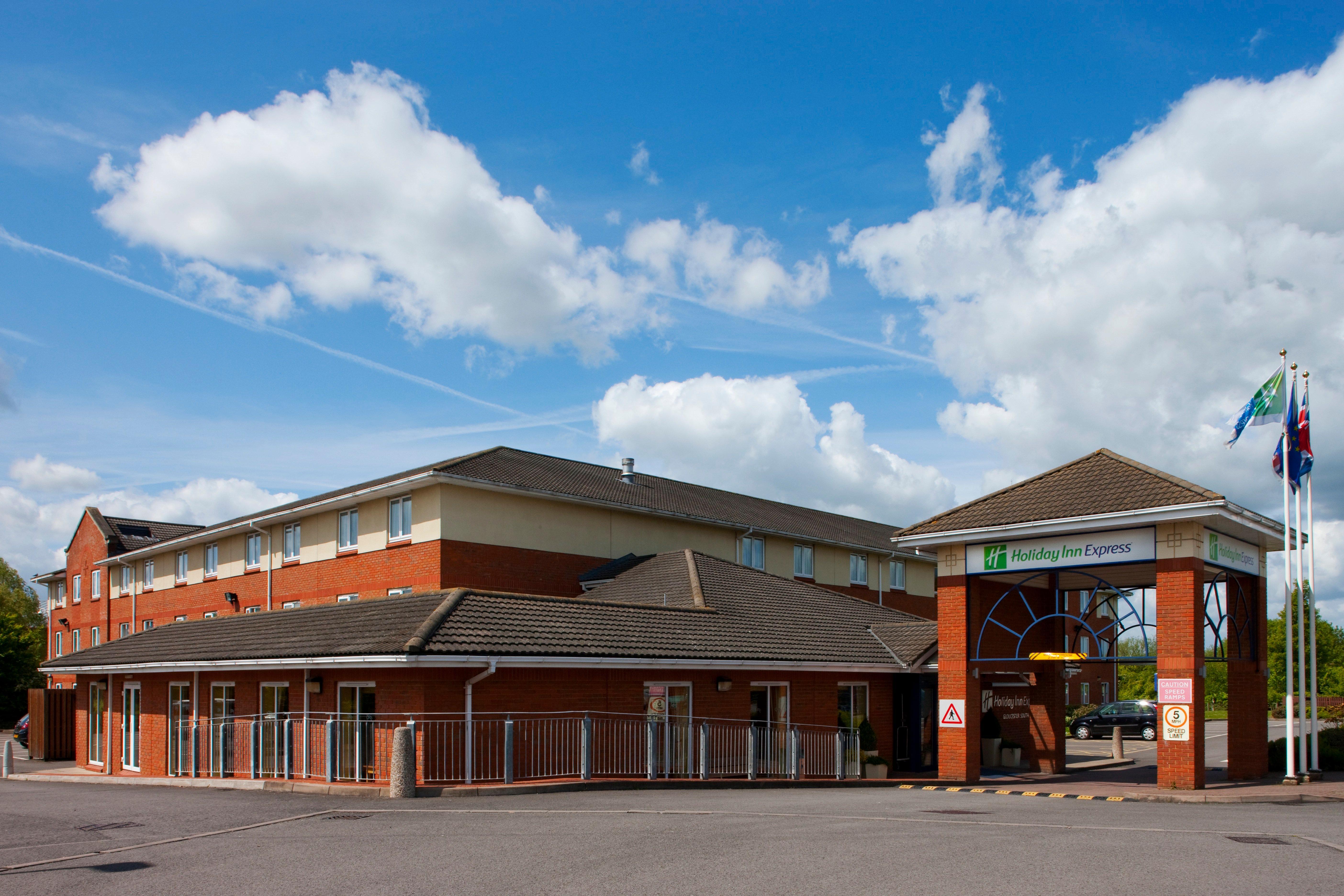 Holiday Inn Express Gloucester - South, An Ihg Hotel Exterior photo